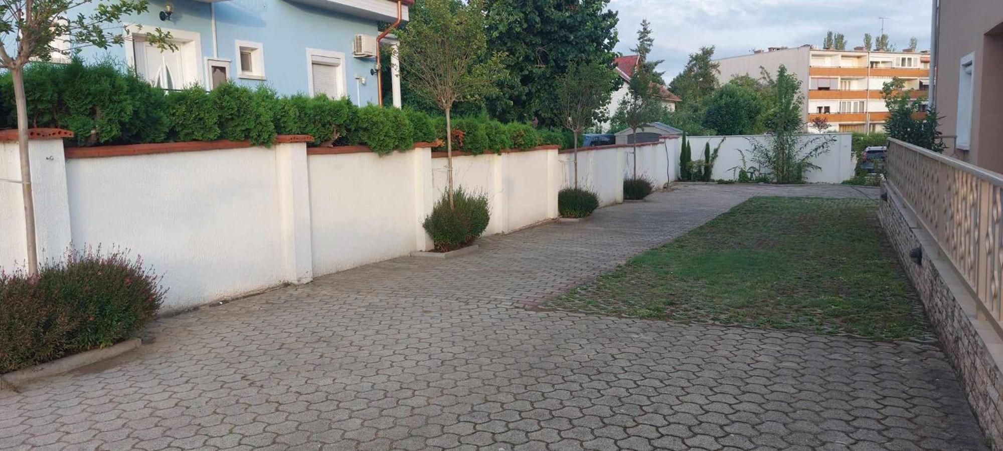 Siesta Apartmanhaz Balatonfuered Exteriör bild