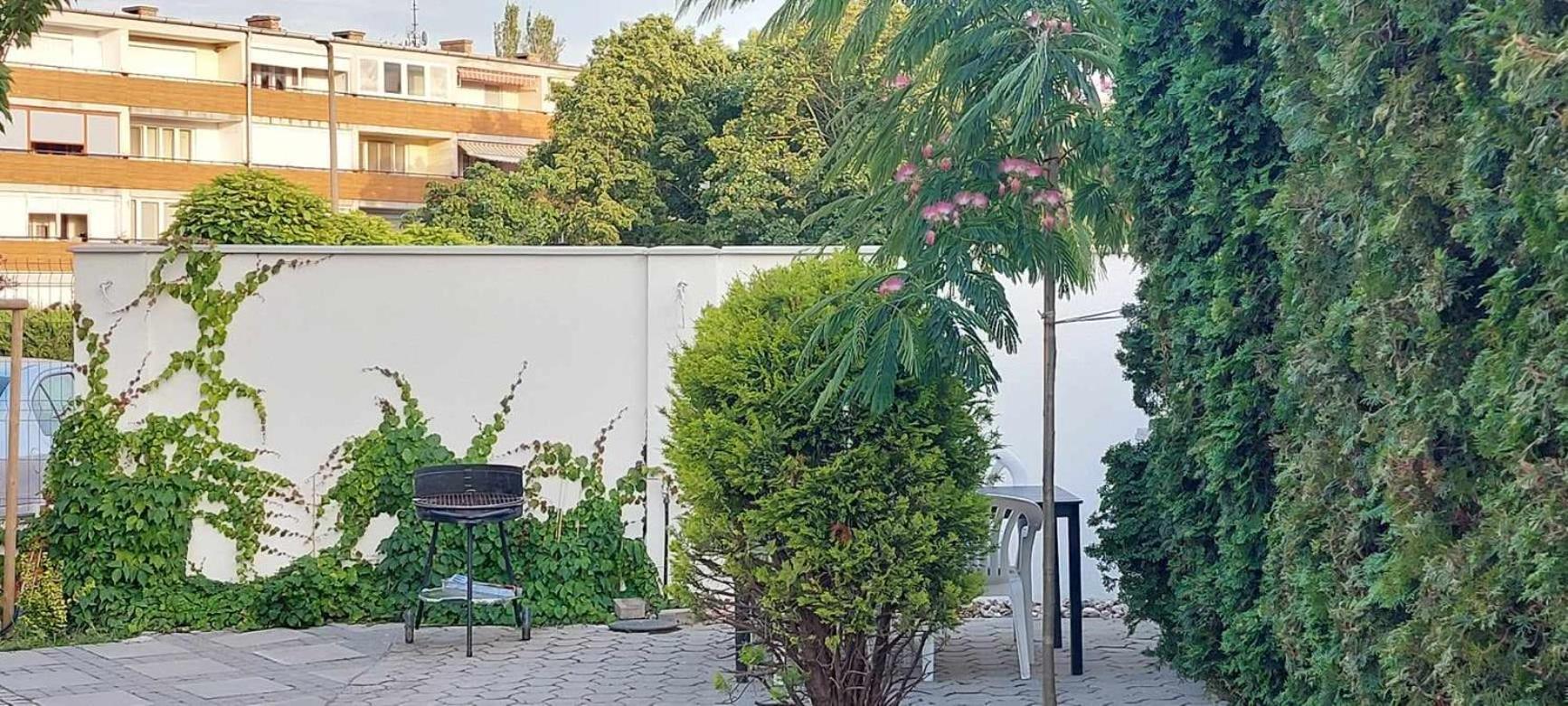 Siesta Apartmanhaz Balatonfuered Exteriör bild