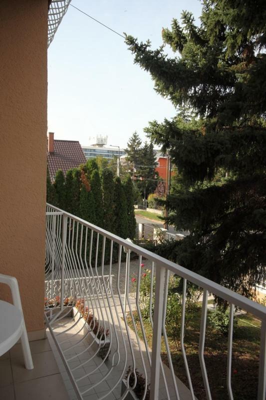 Siesta Apartmanhaz Balatonfuered Exteriör bild
