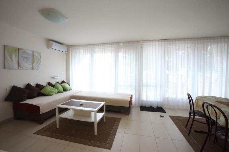 Siesta Apartmanhaz Balatonfuered Exteriör bild